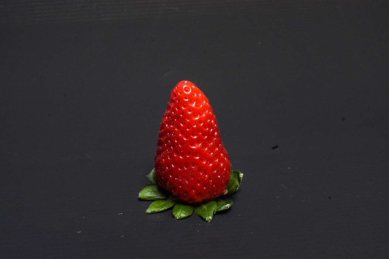 strawberry  vintage  nature free photo