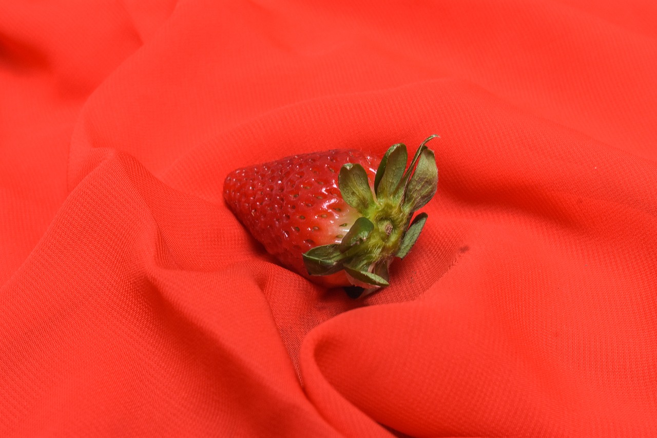 strawberry  fruit  fresh free photo