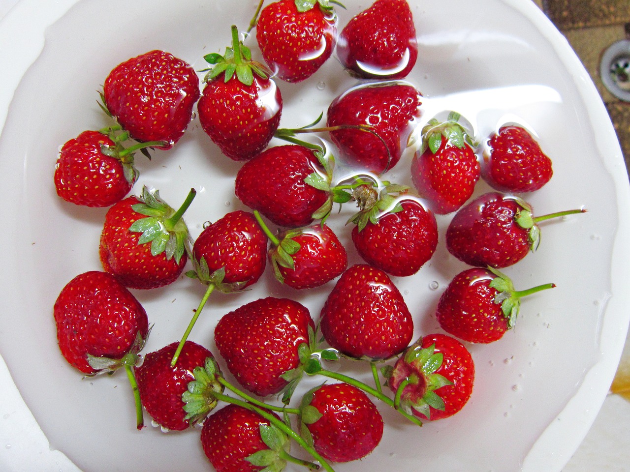 strawberry  fruits  red free photo
