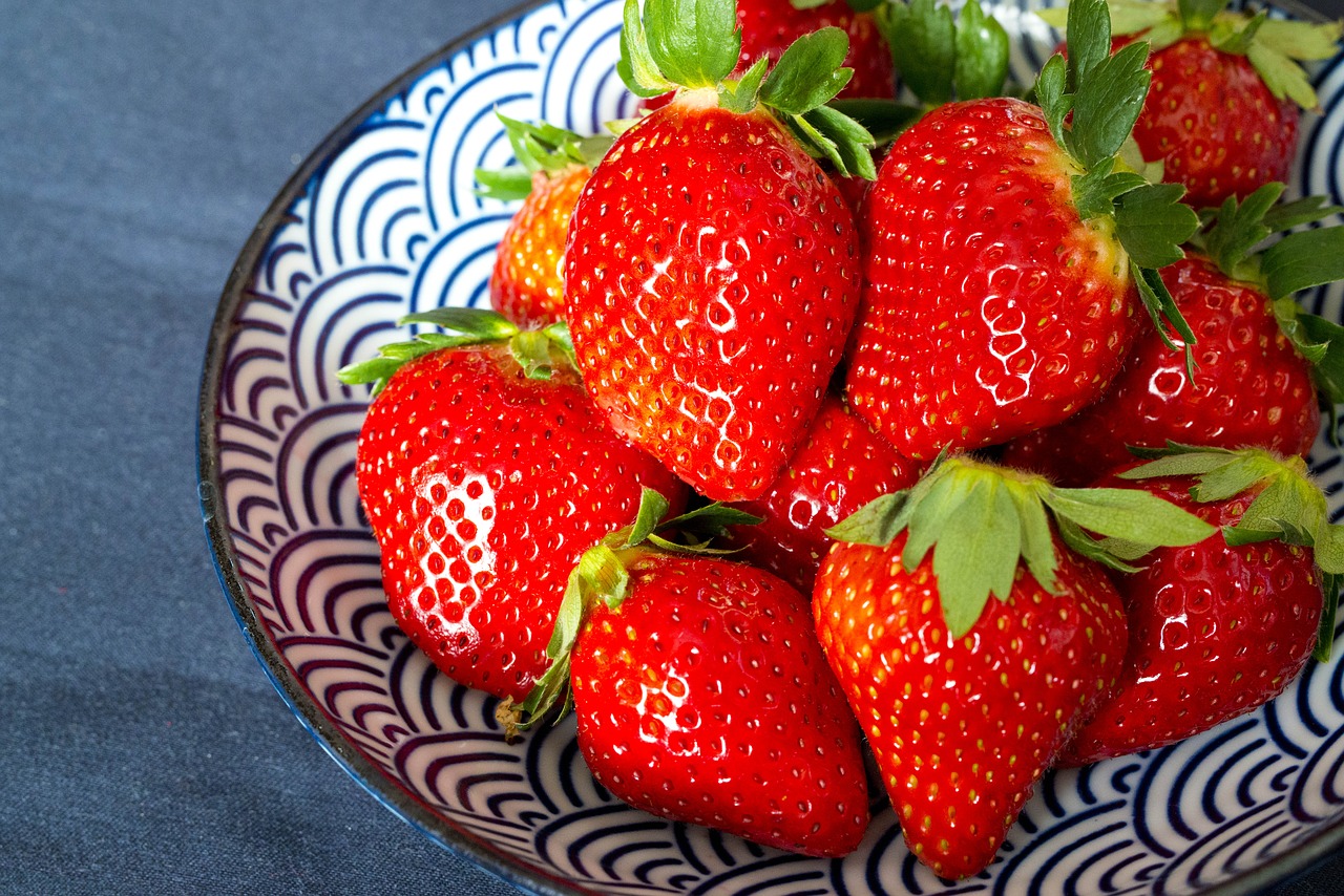 strawberry  fruit  red free photo