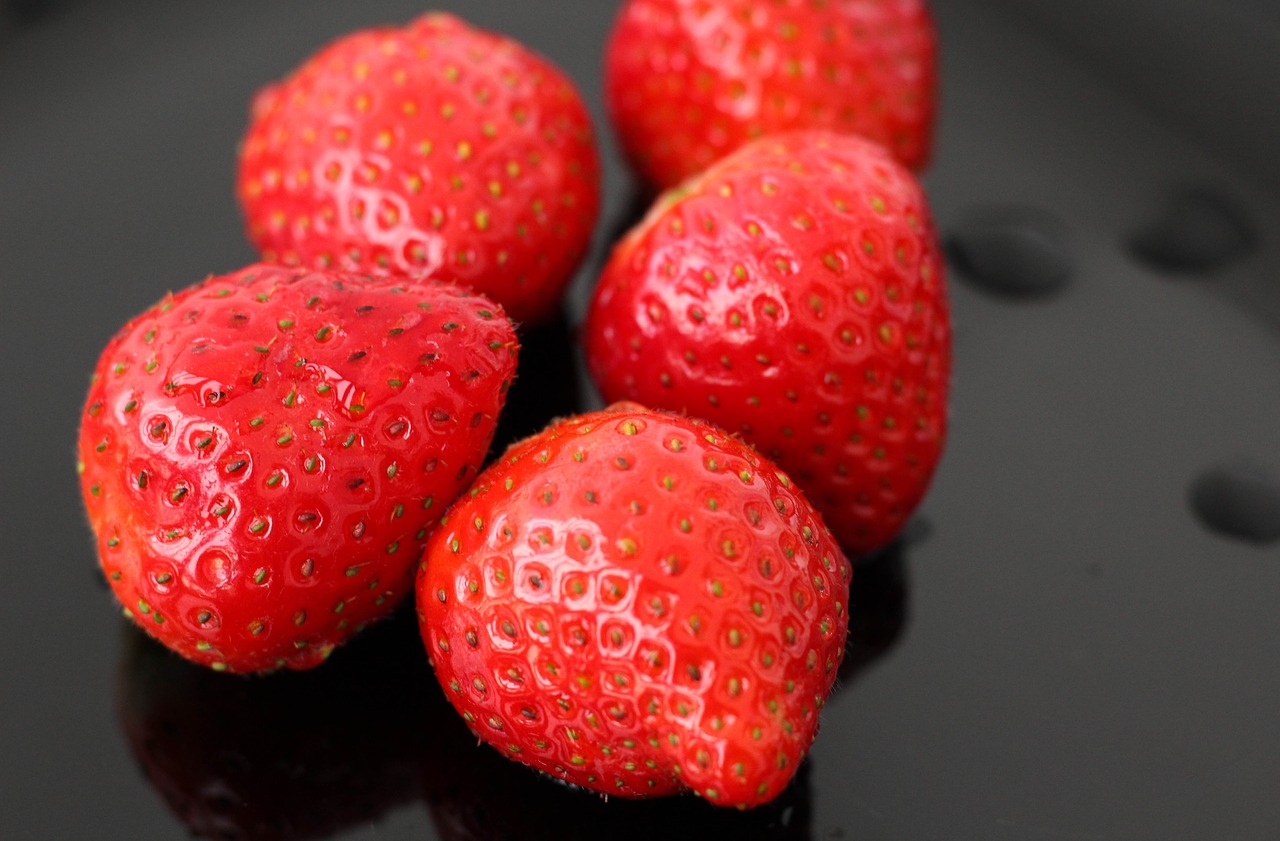 strawberry  berry  red free photo