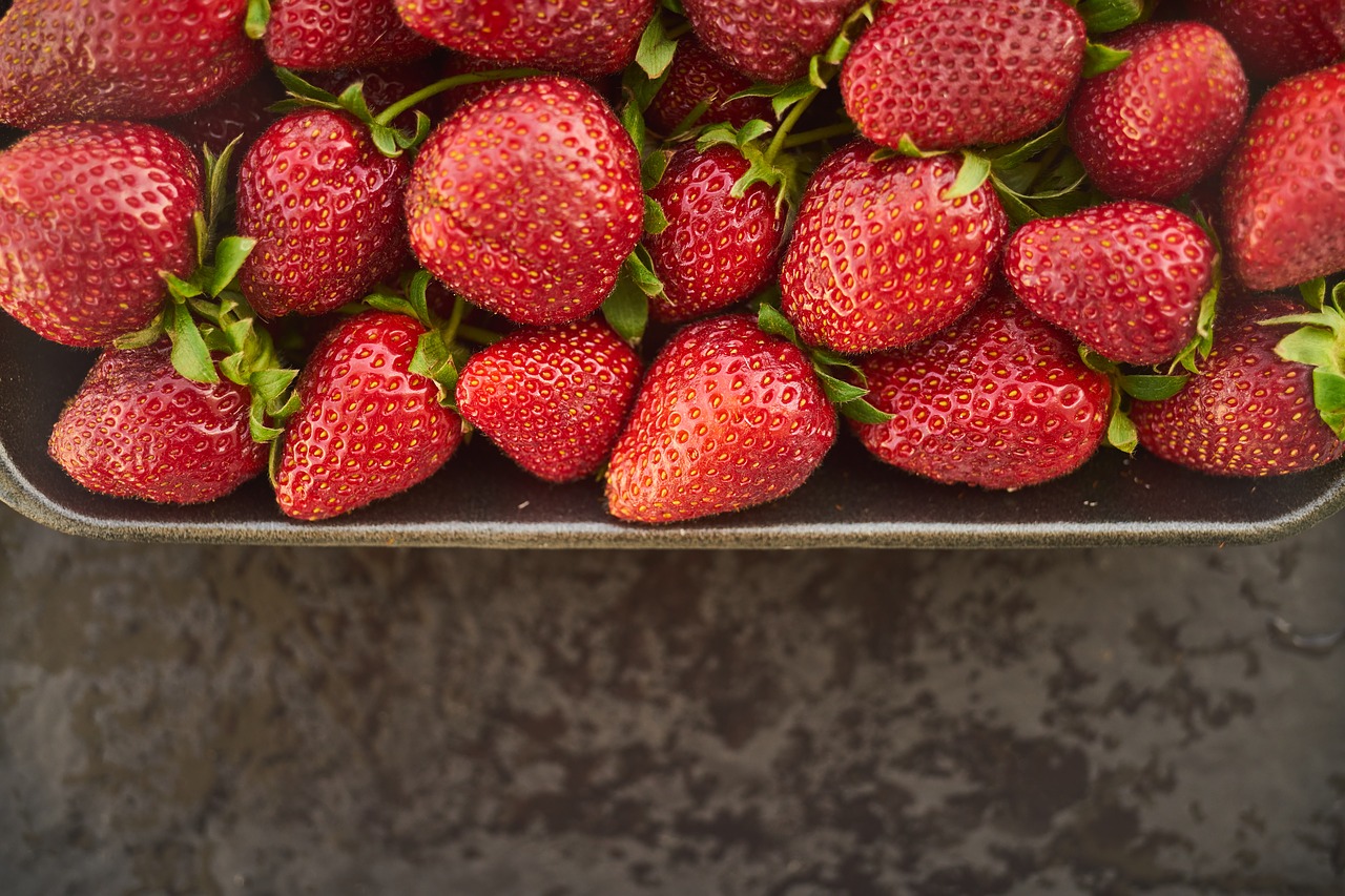 strawberry  fruit  macro free photo