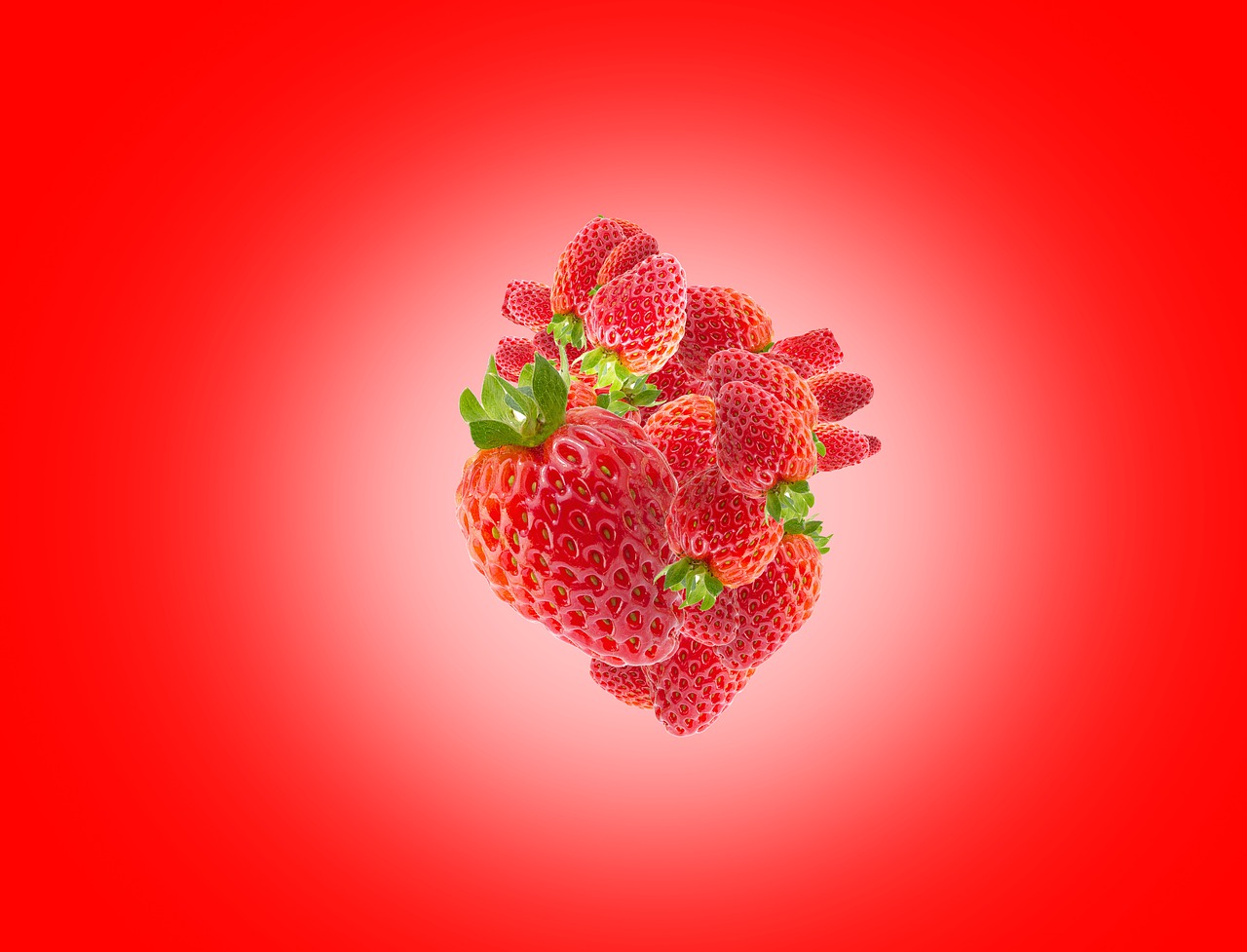 strawberry  isolated  background free photo