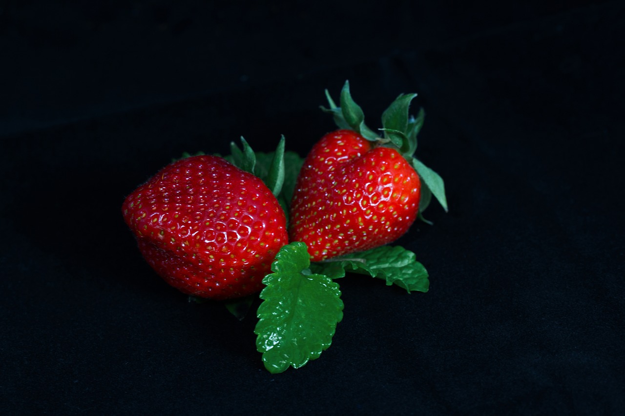 strawberry fruit red free photo