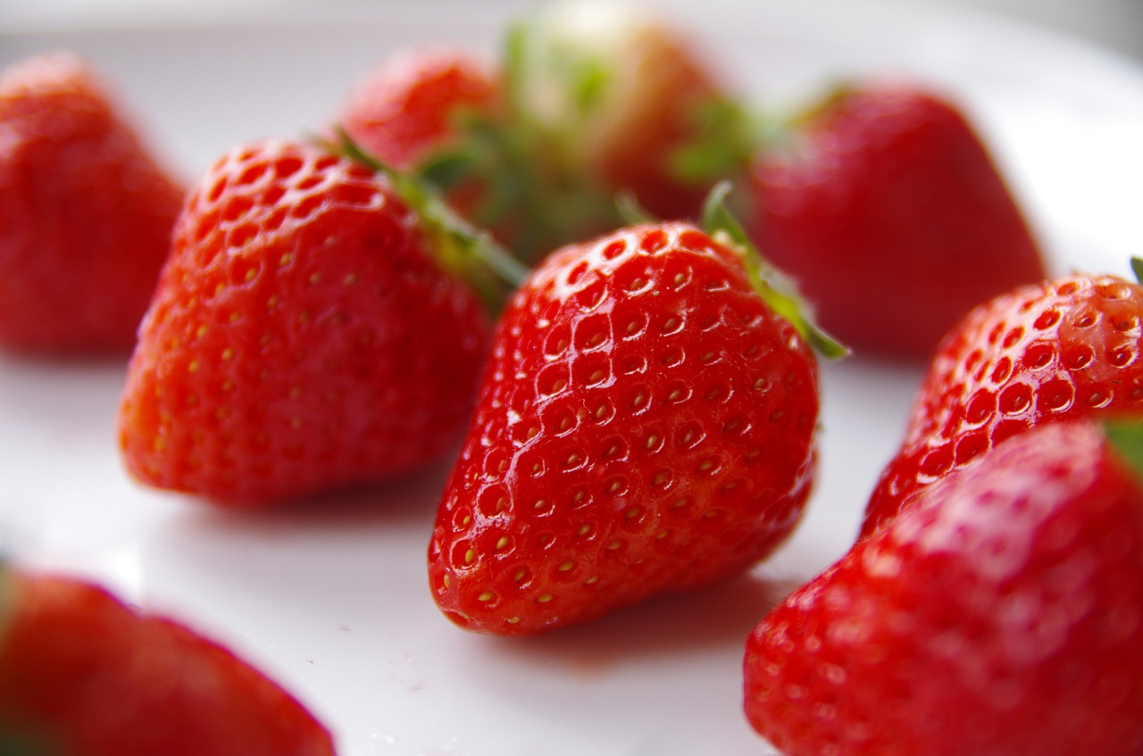 strawberry fruit fresh free photo