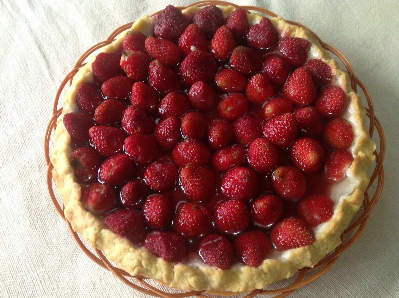 strawberry pie cake sweet free photo