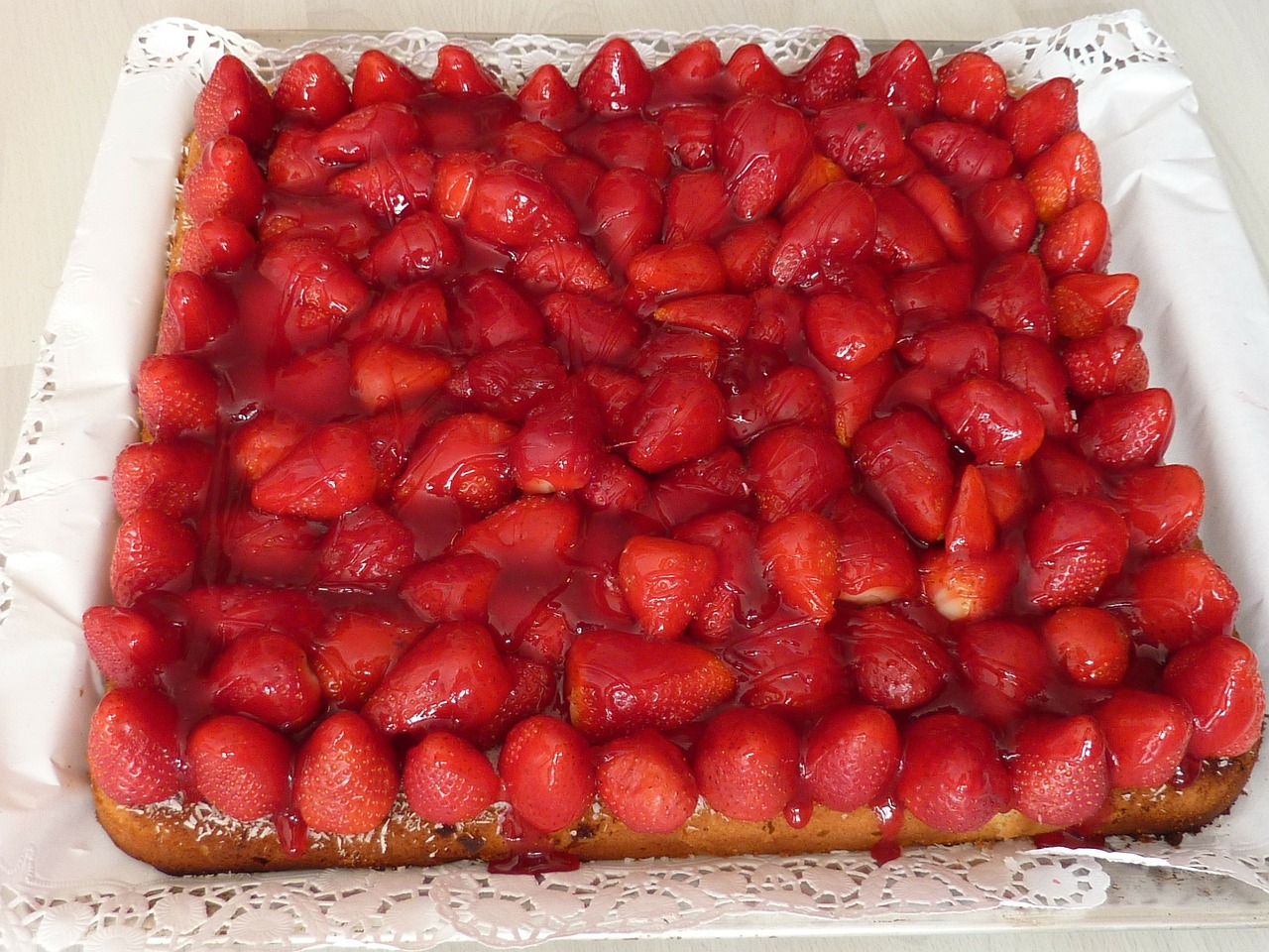 strawberry pie strawberry strawberry cake free photo