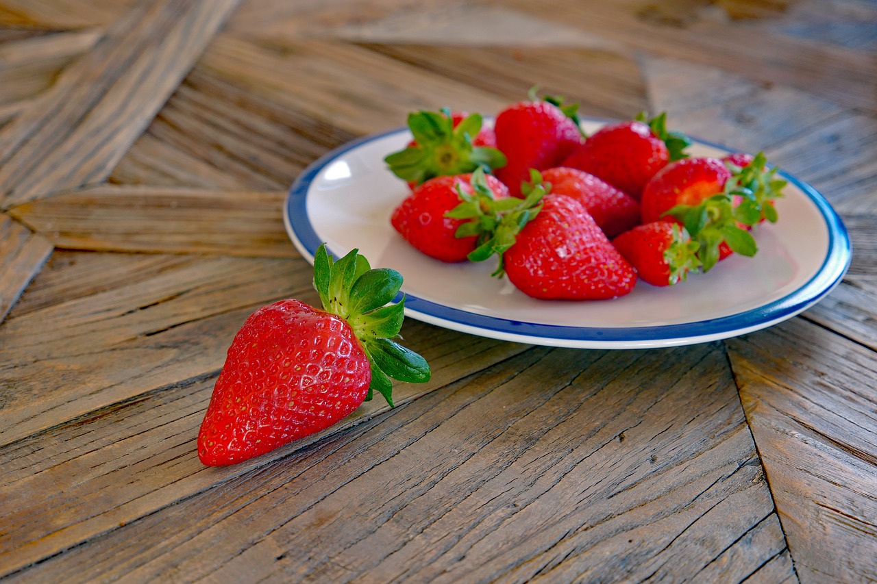 strawberry strawberries  berry  fruit free photo