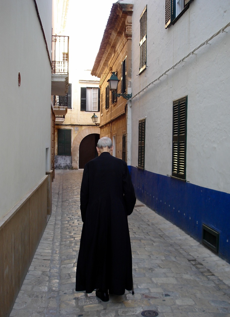 street lane ciutadella free photo