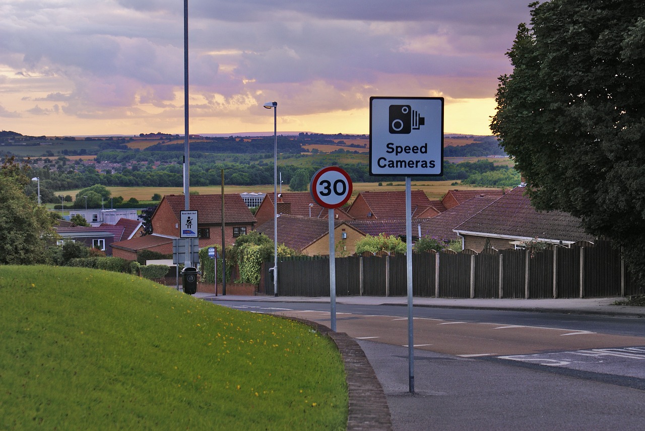 street bend traffic free photo