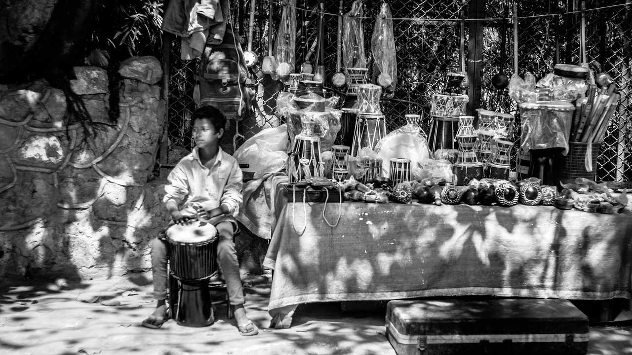 street drums kid free photo