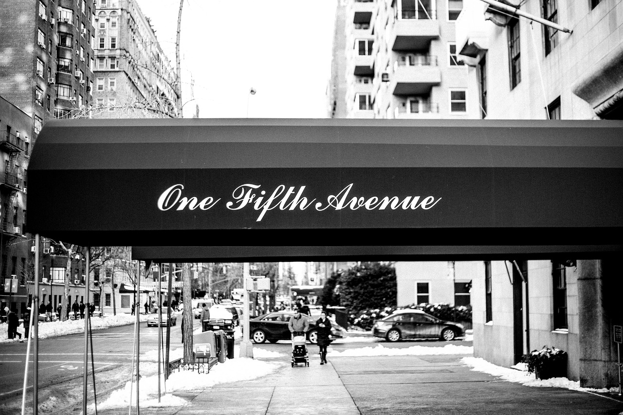 street urban fifth avenue free photo