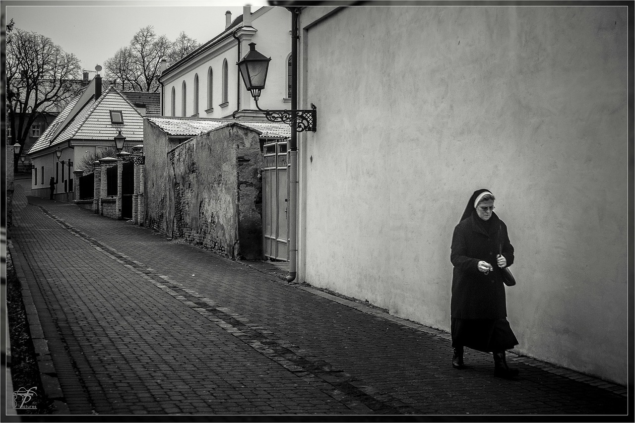 street squares church free photo