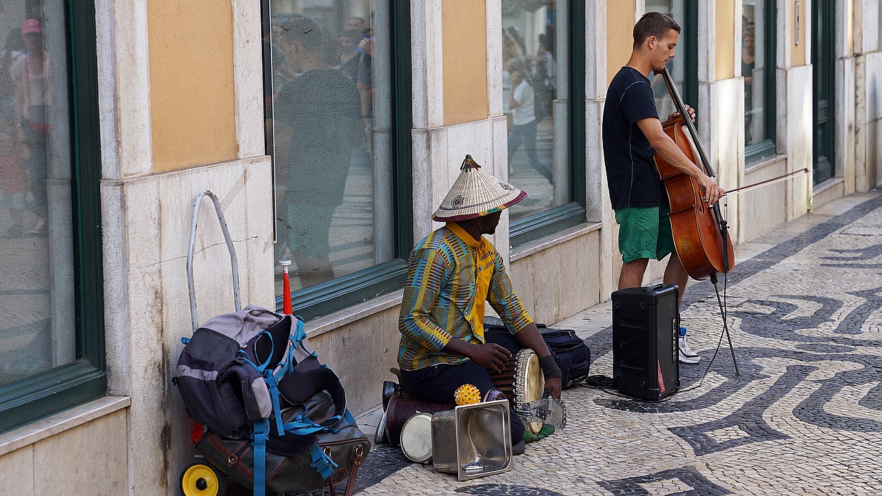 street performers lisbon free photo