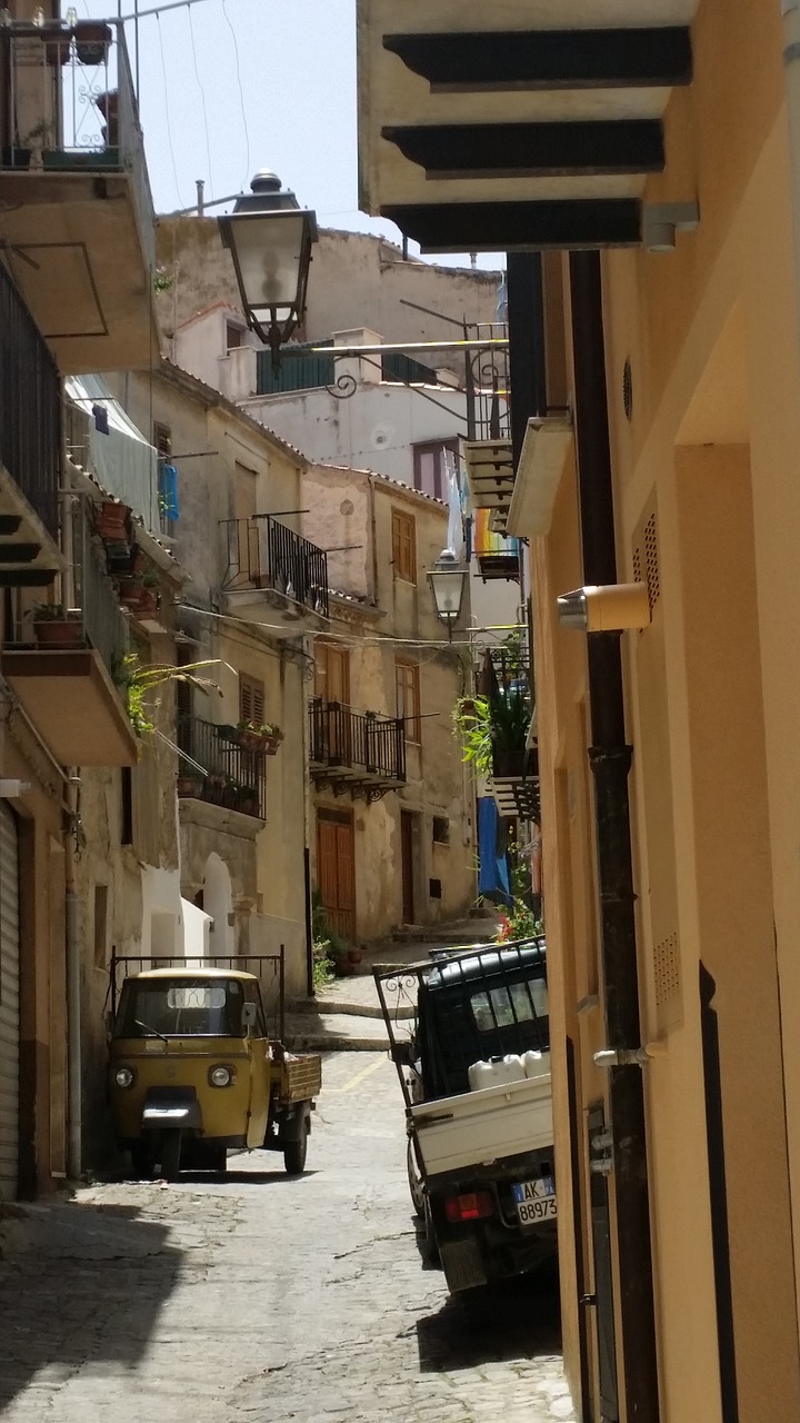 street village sicily free photo