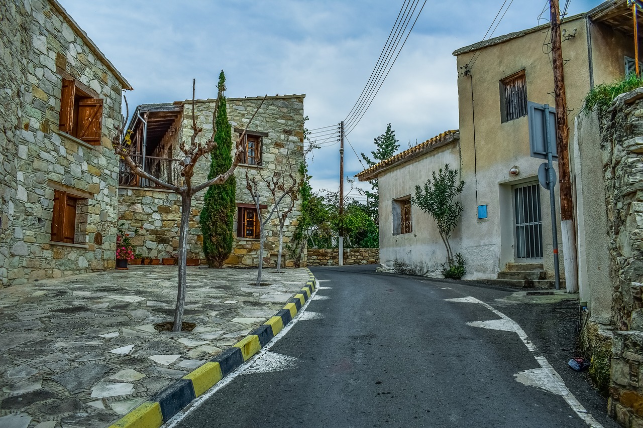 street house architecture free photo