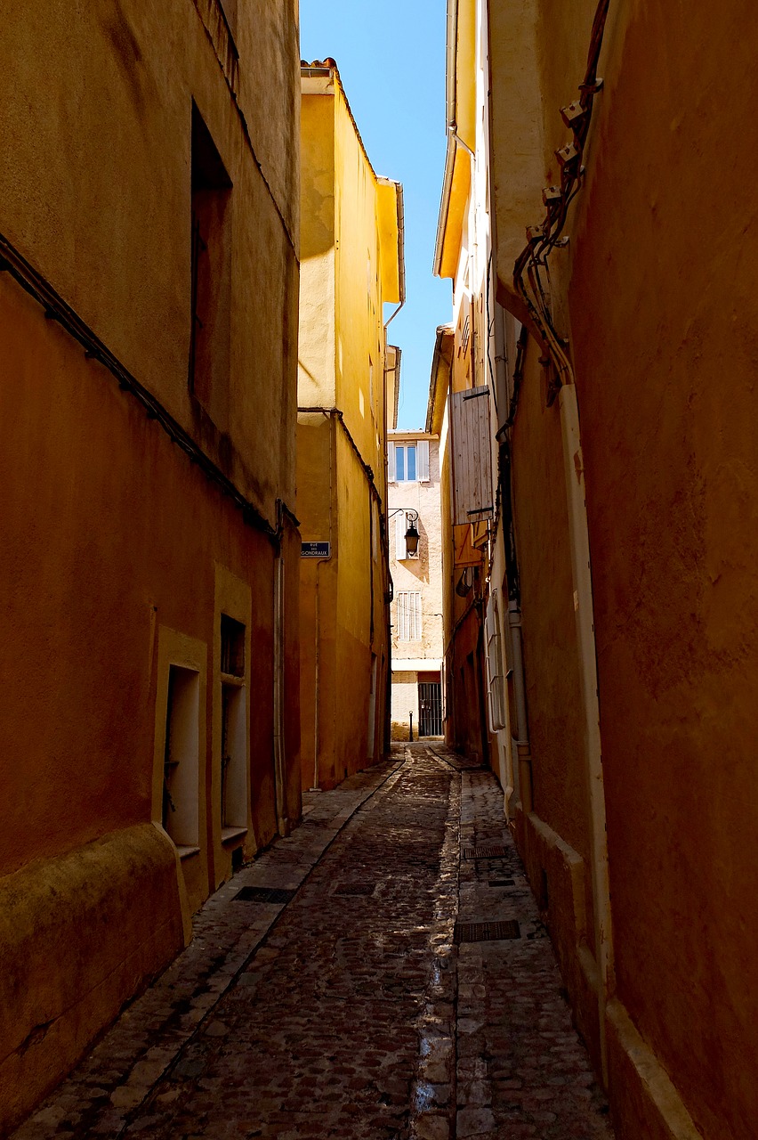 street  alley  architecture free photo