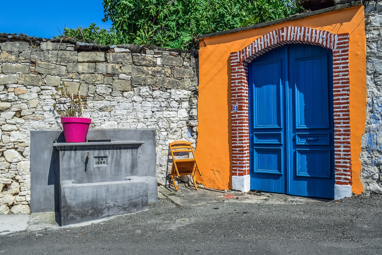 street  house  facade free photo