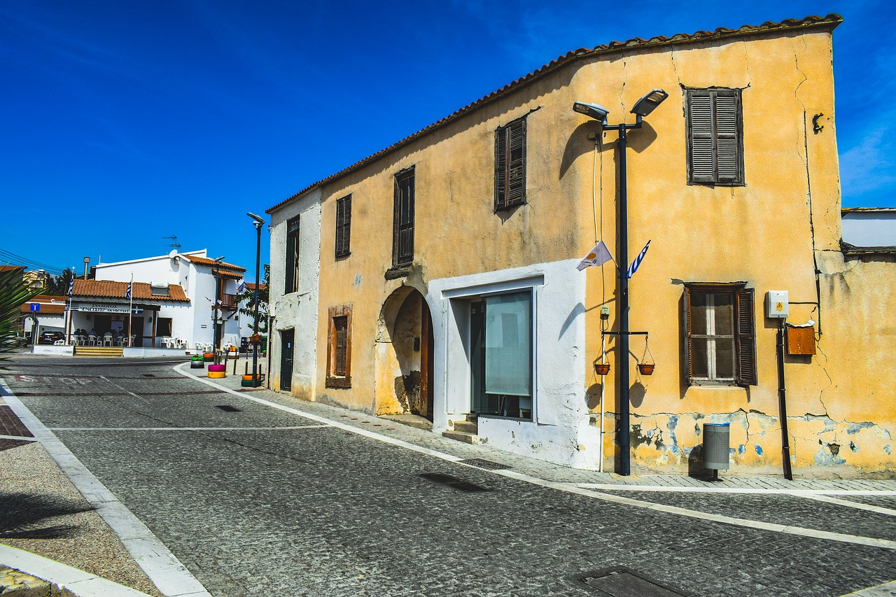 street  house  facade free photo