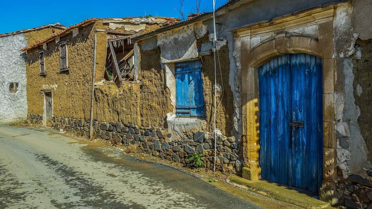 street  old houses  abandoned free photo