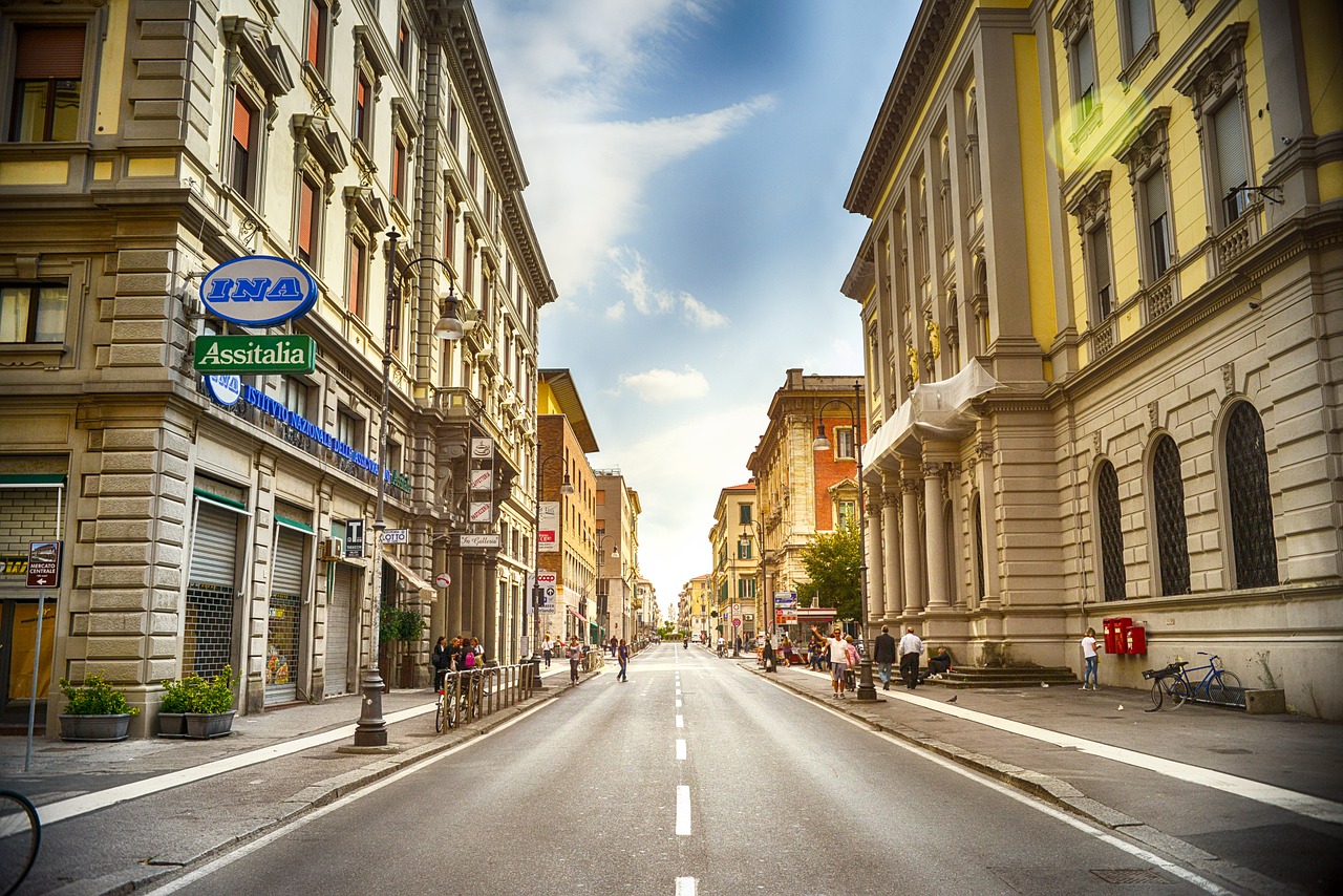 street scene italy free photo