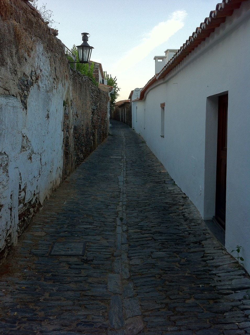 street castle monseraz free photo