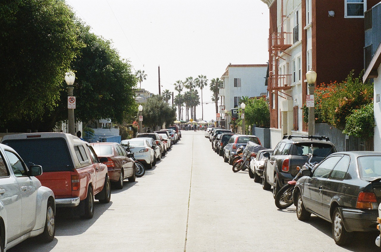 street parking cars free photo