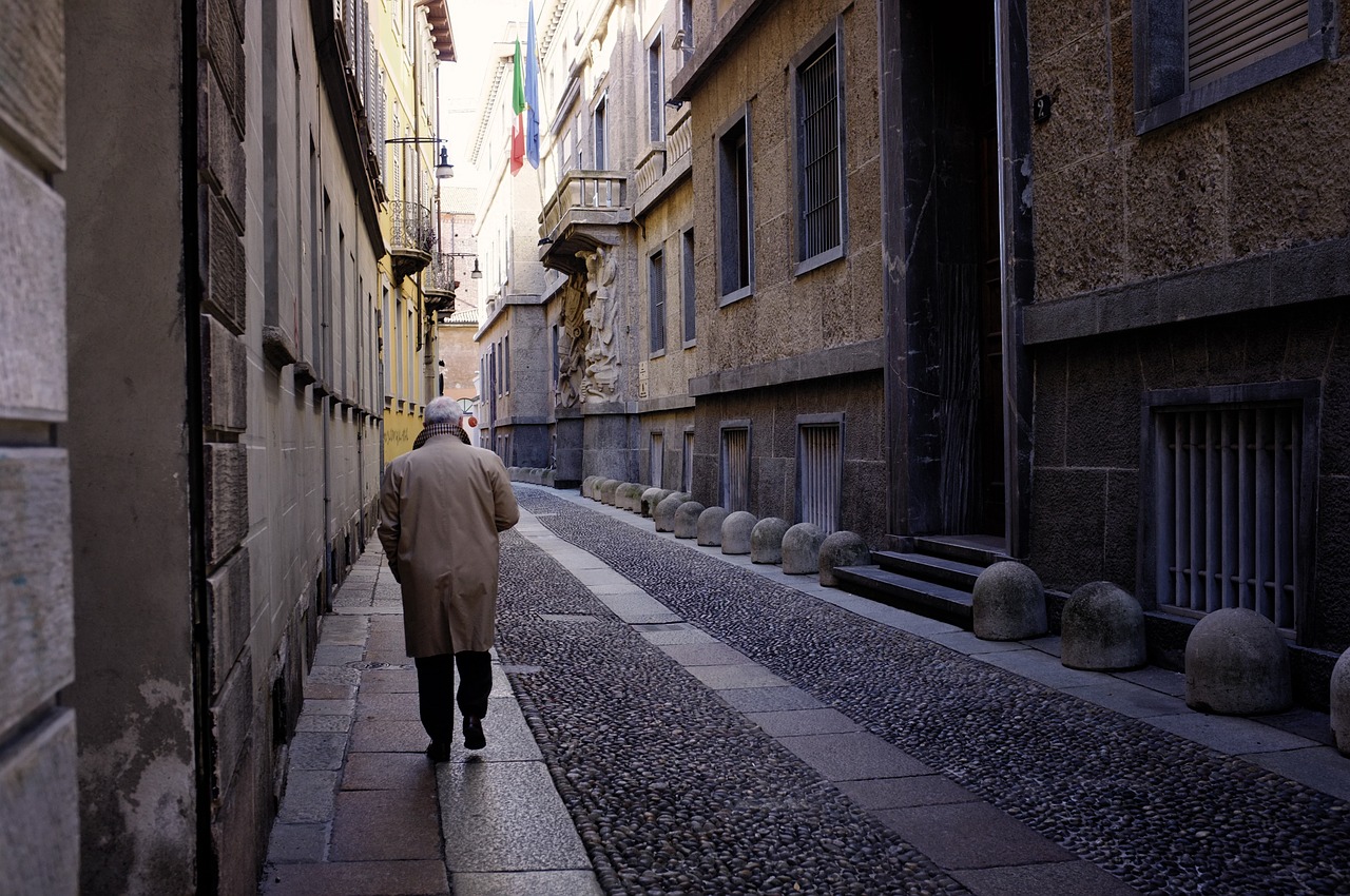 street man milan free photo