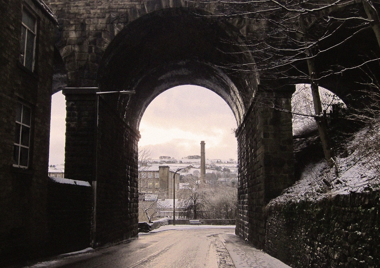 street arch bridge free photo