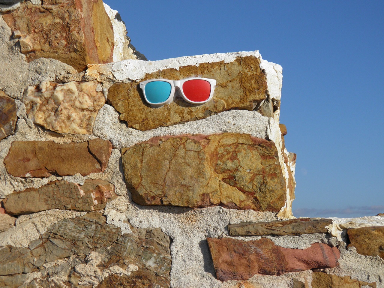 street art graffiti sunglasses free photo