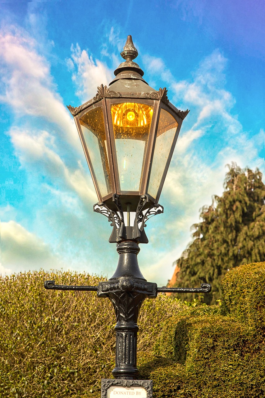 street lamp tudor shakespeare free photo