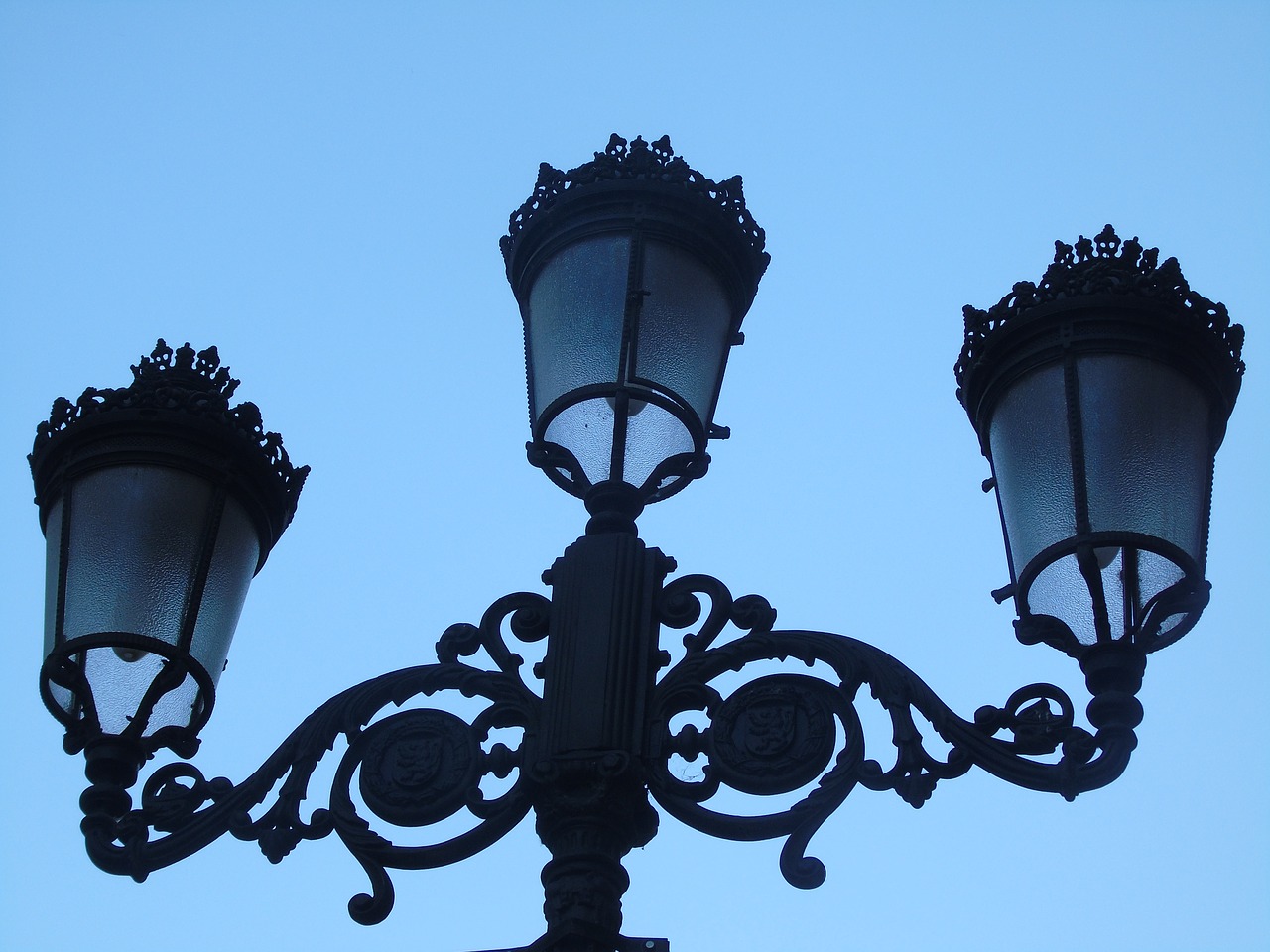 street lamp saragossa light free photo