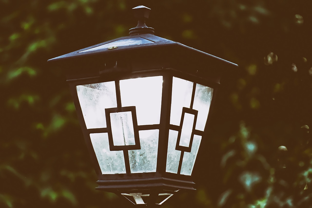 street lamp  light  lantern free photo