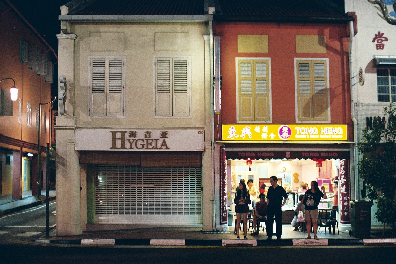 street life people singapore free photo