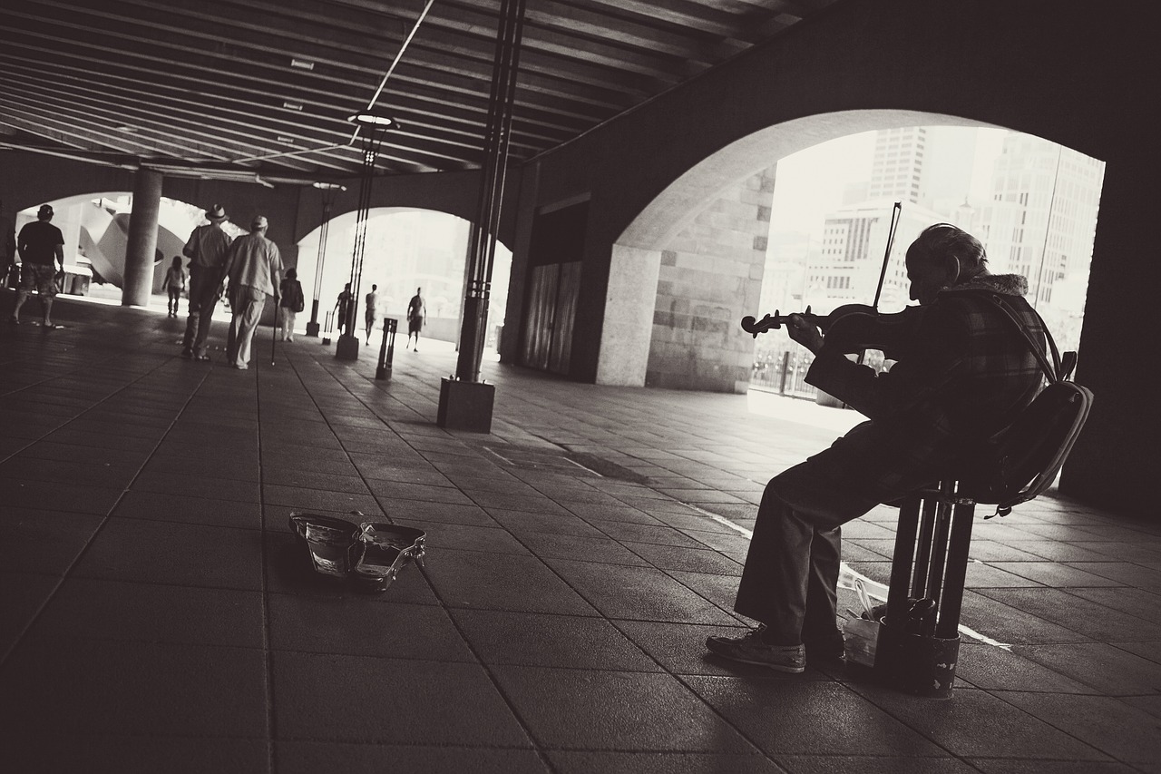 street performer musician violin free photo