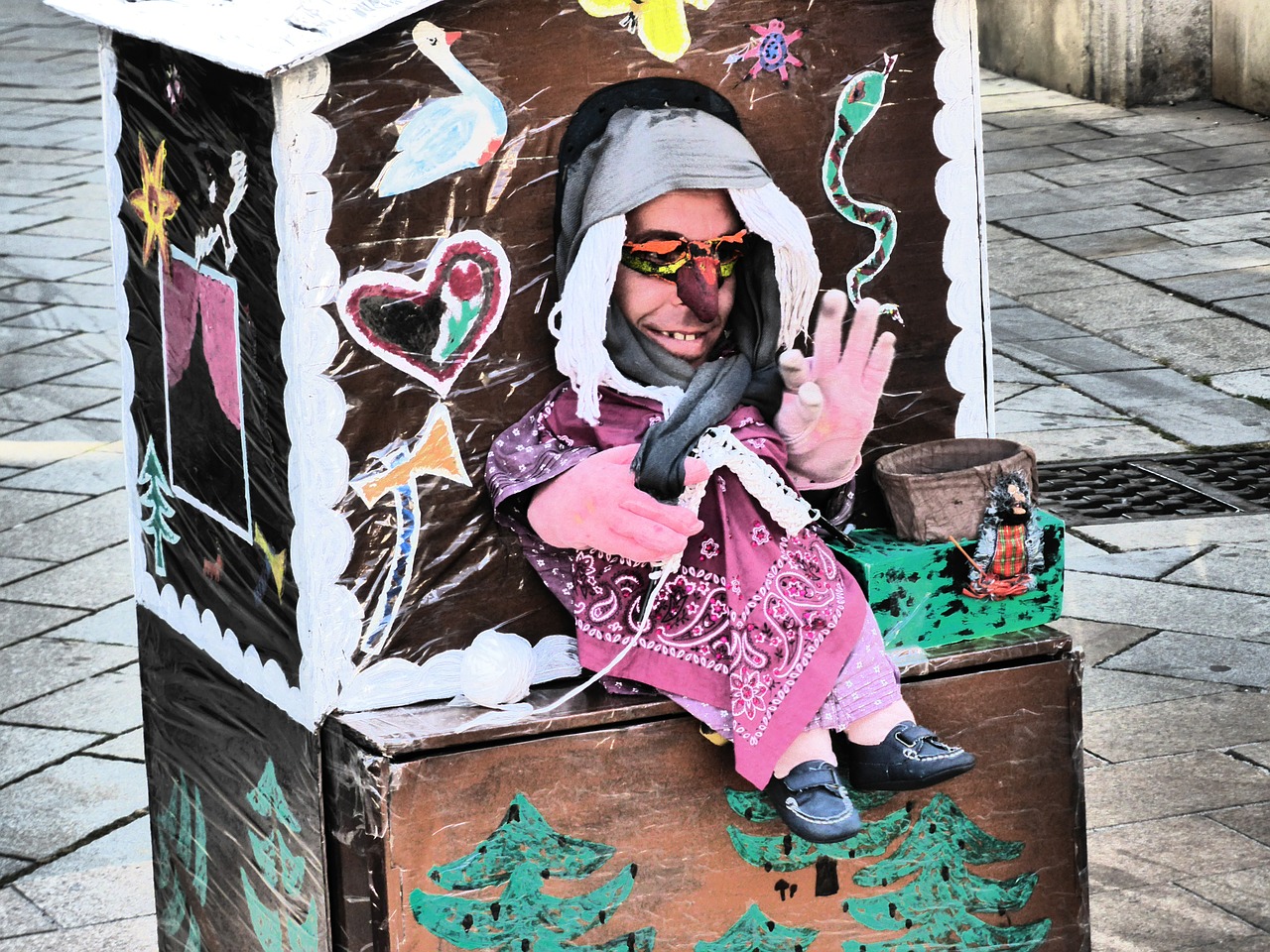 street theater witch's house puppet show free photo