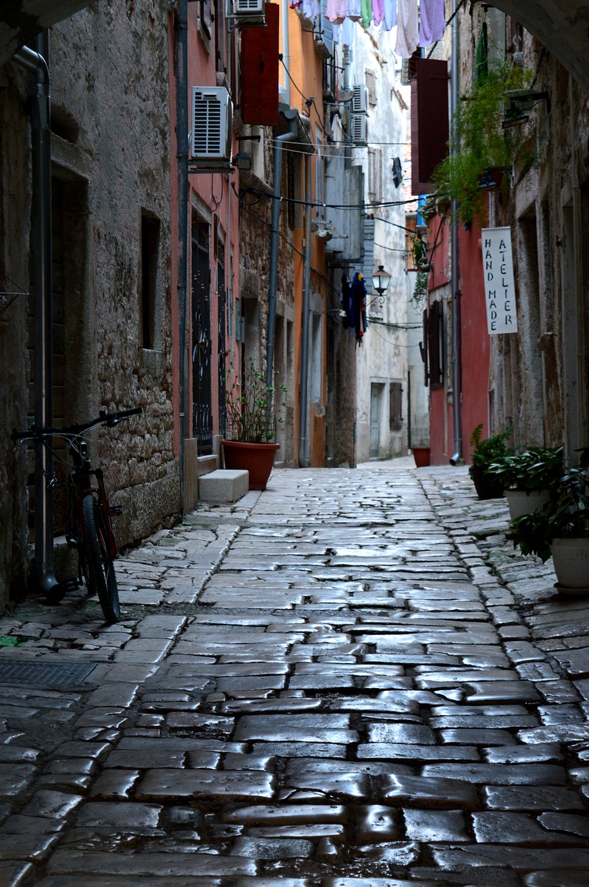 streets  architecture  italy free photo