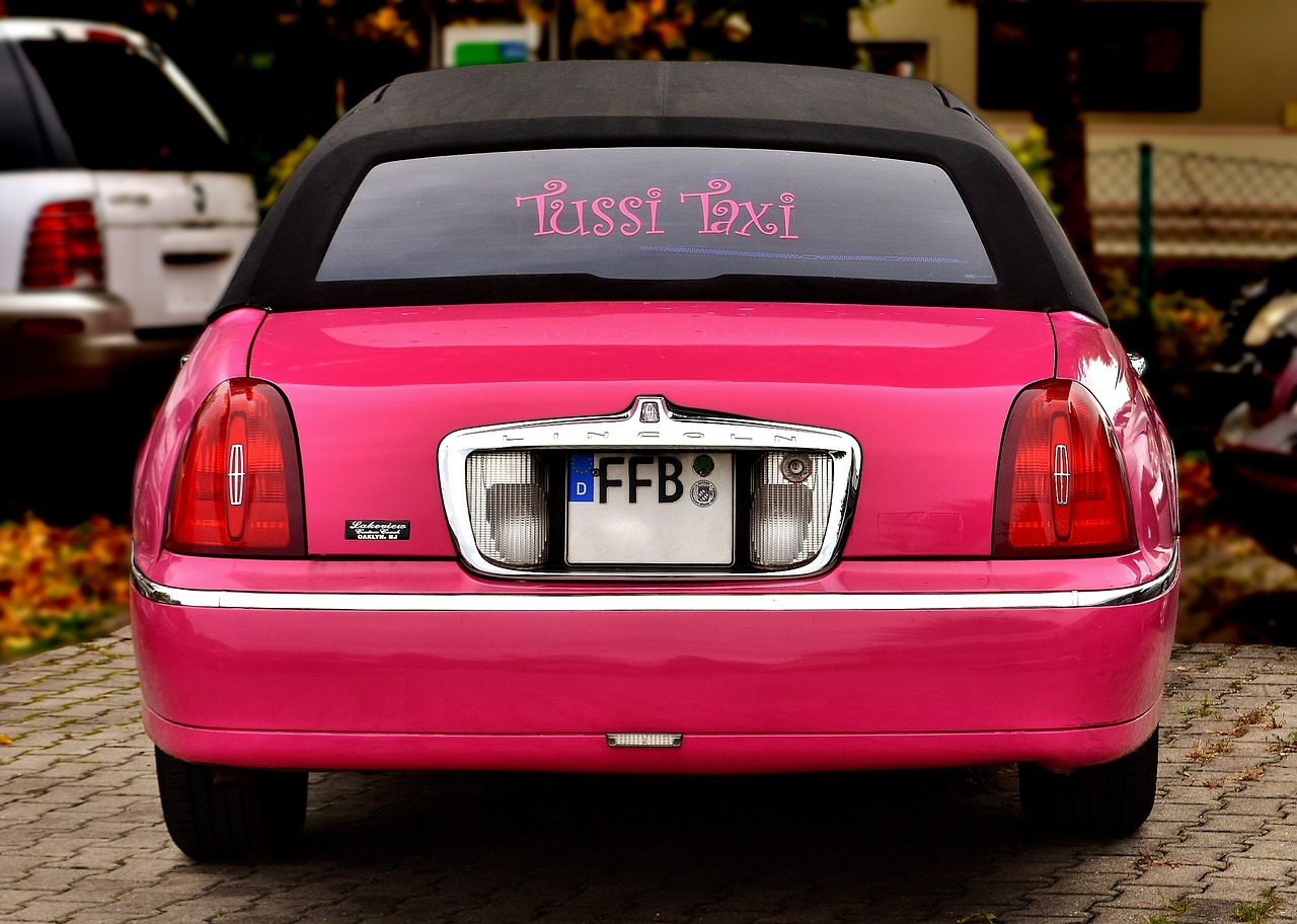 stretch limousine pink crazy free photo