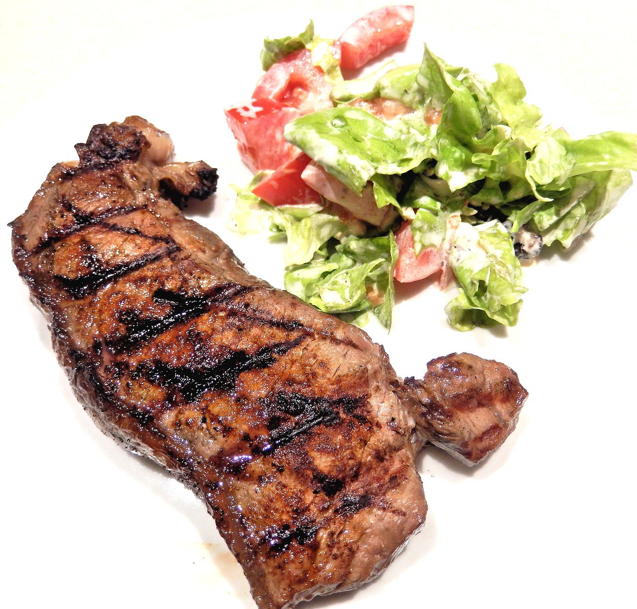 strip loin steak bbq salad free photo
