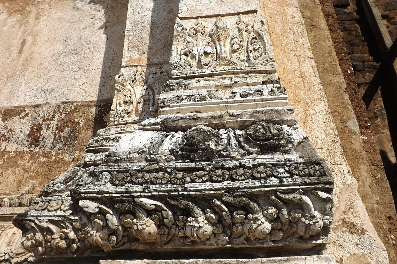 stucco wat mahathat lopburi lop buri free photo