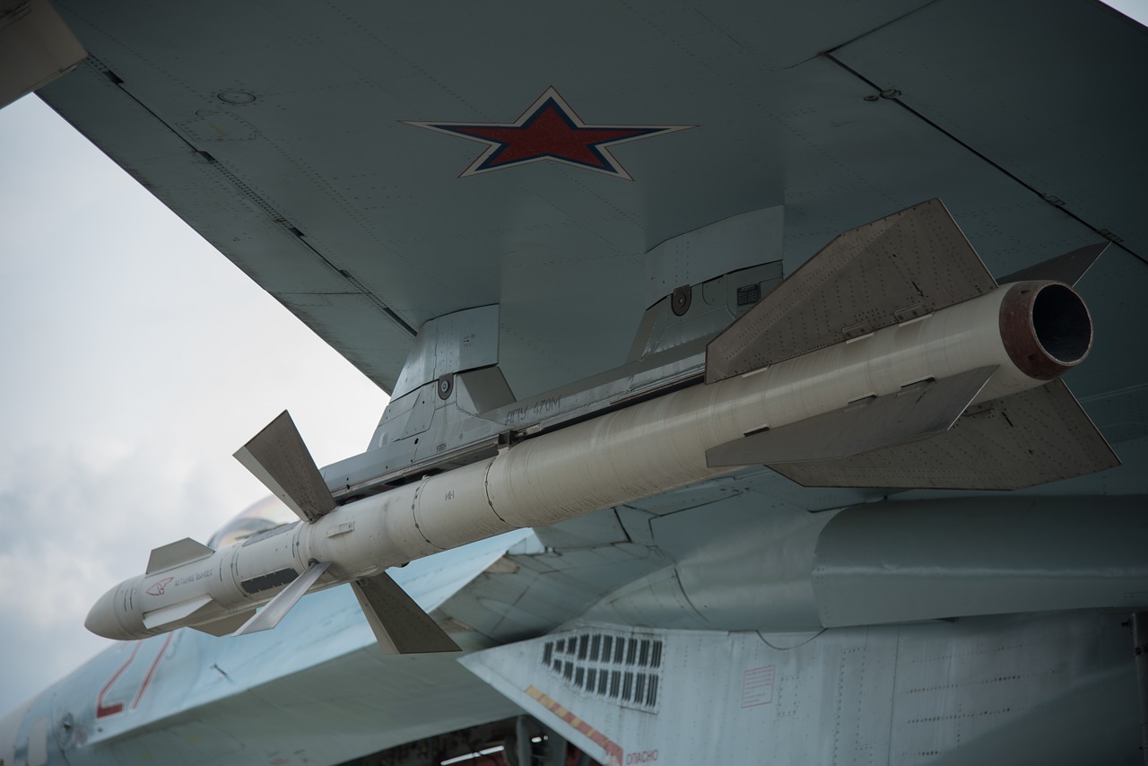 su-27 rocket wing free photo