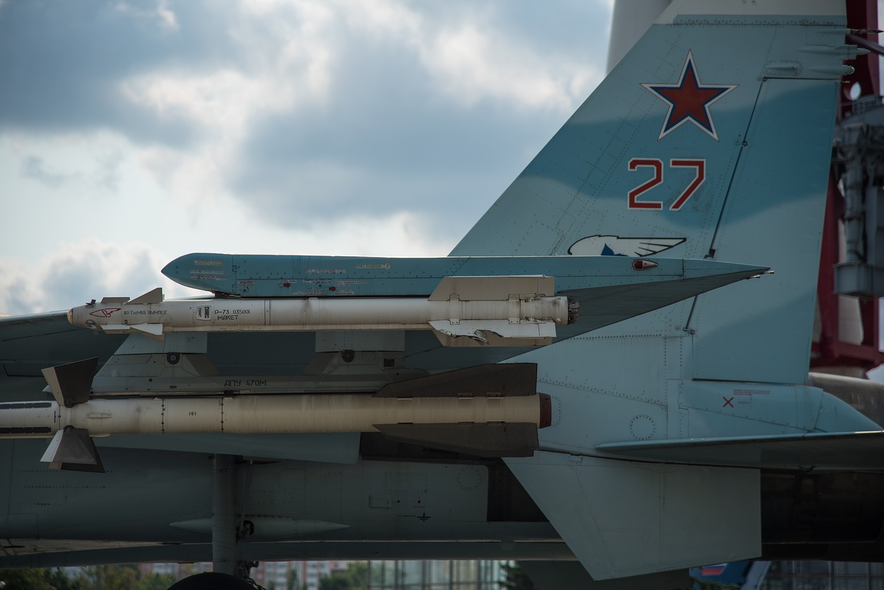su-27 fighter weapons free photo