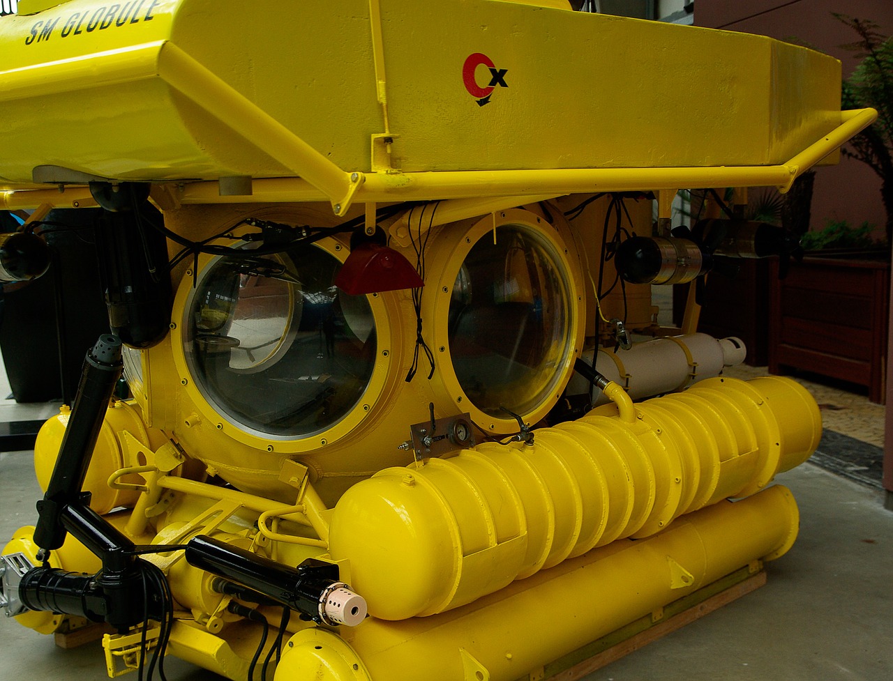 submarine exploration diving free photo