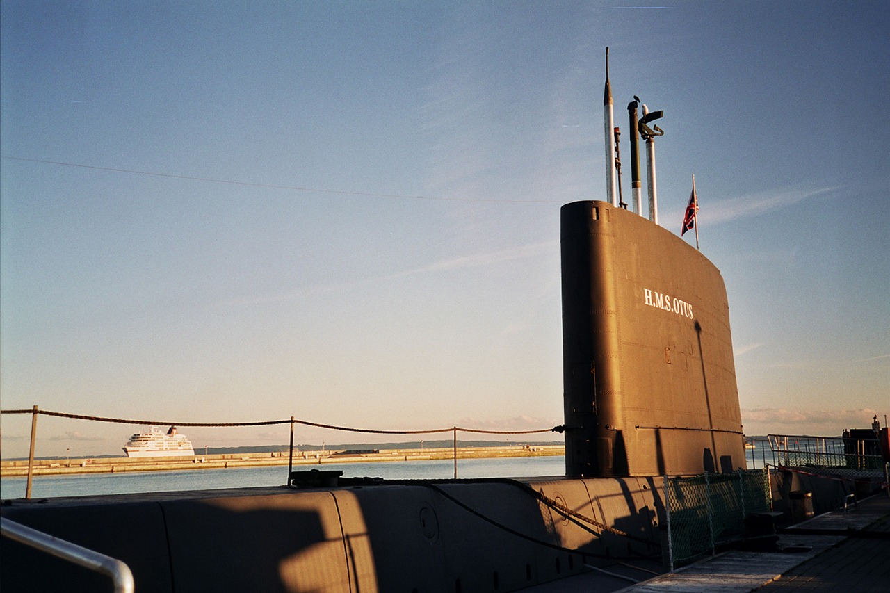submarine boat sky free photo