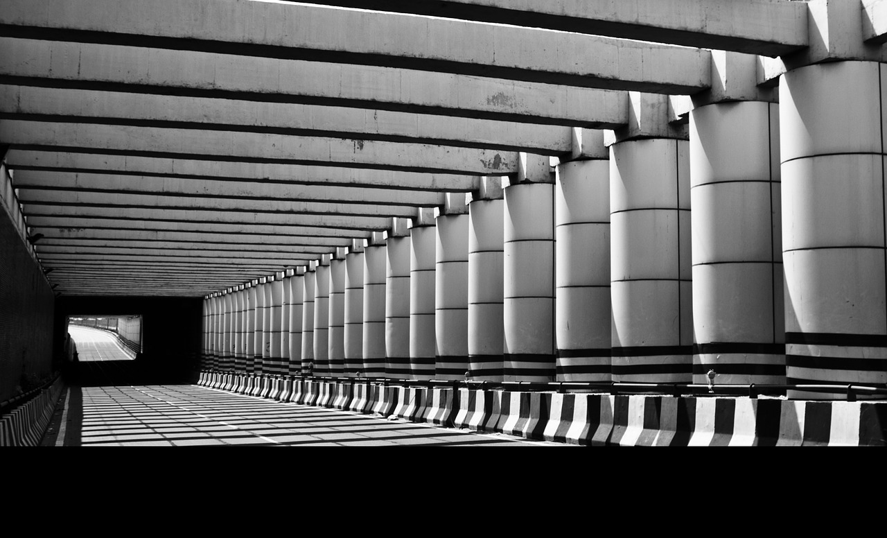 subway india black and white free photo