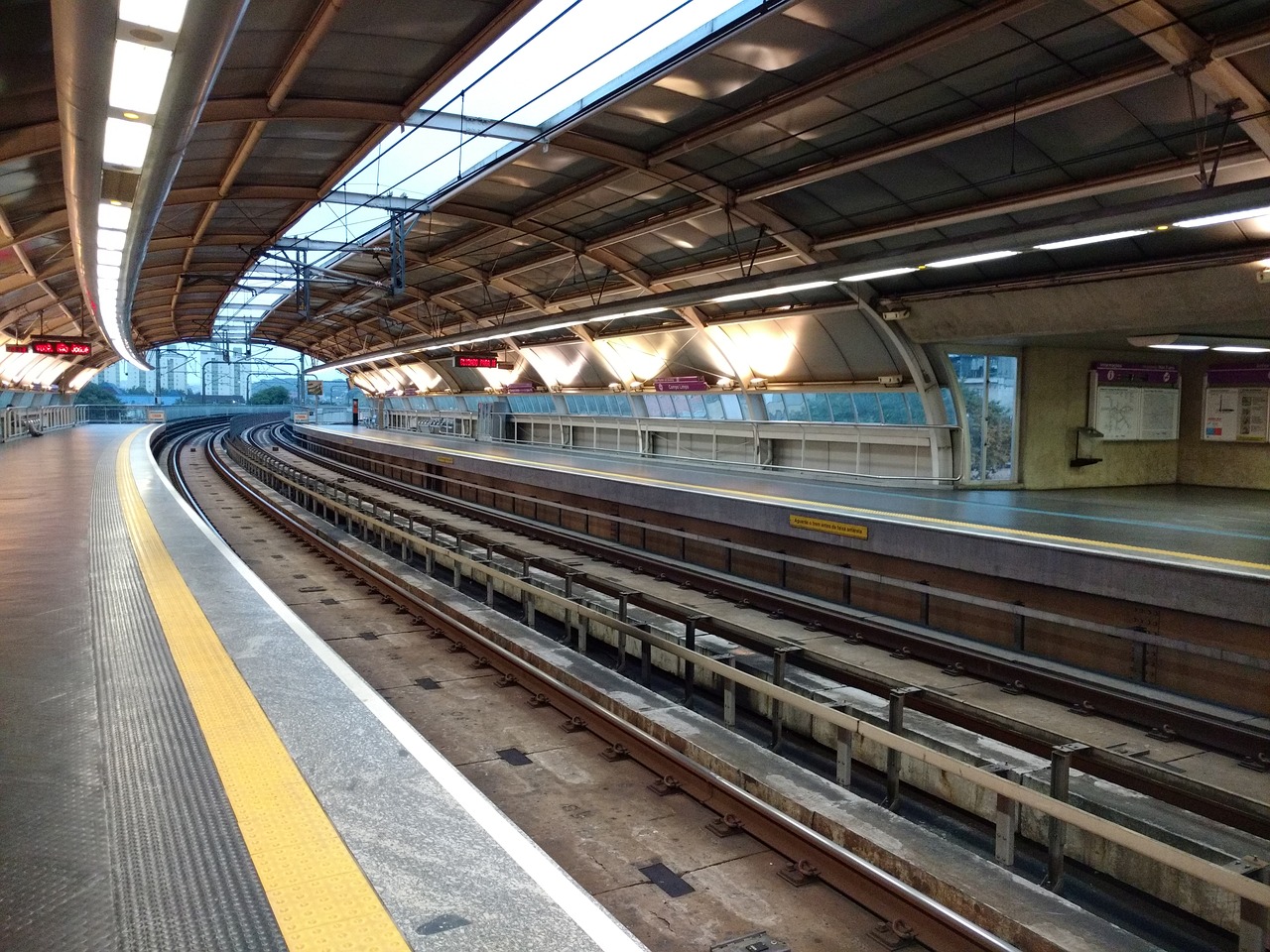 subway field clean são paulo free photo