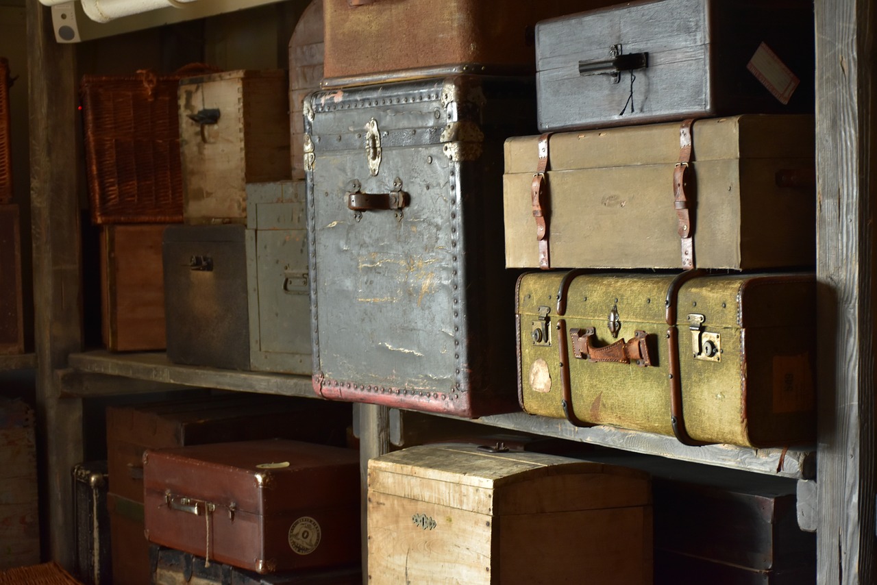suitcase  suitcases  old free photo
