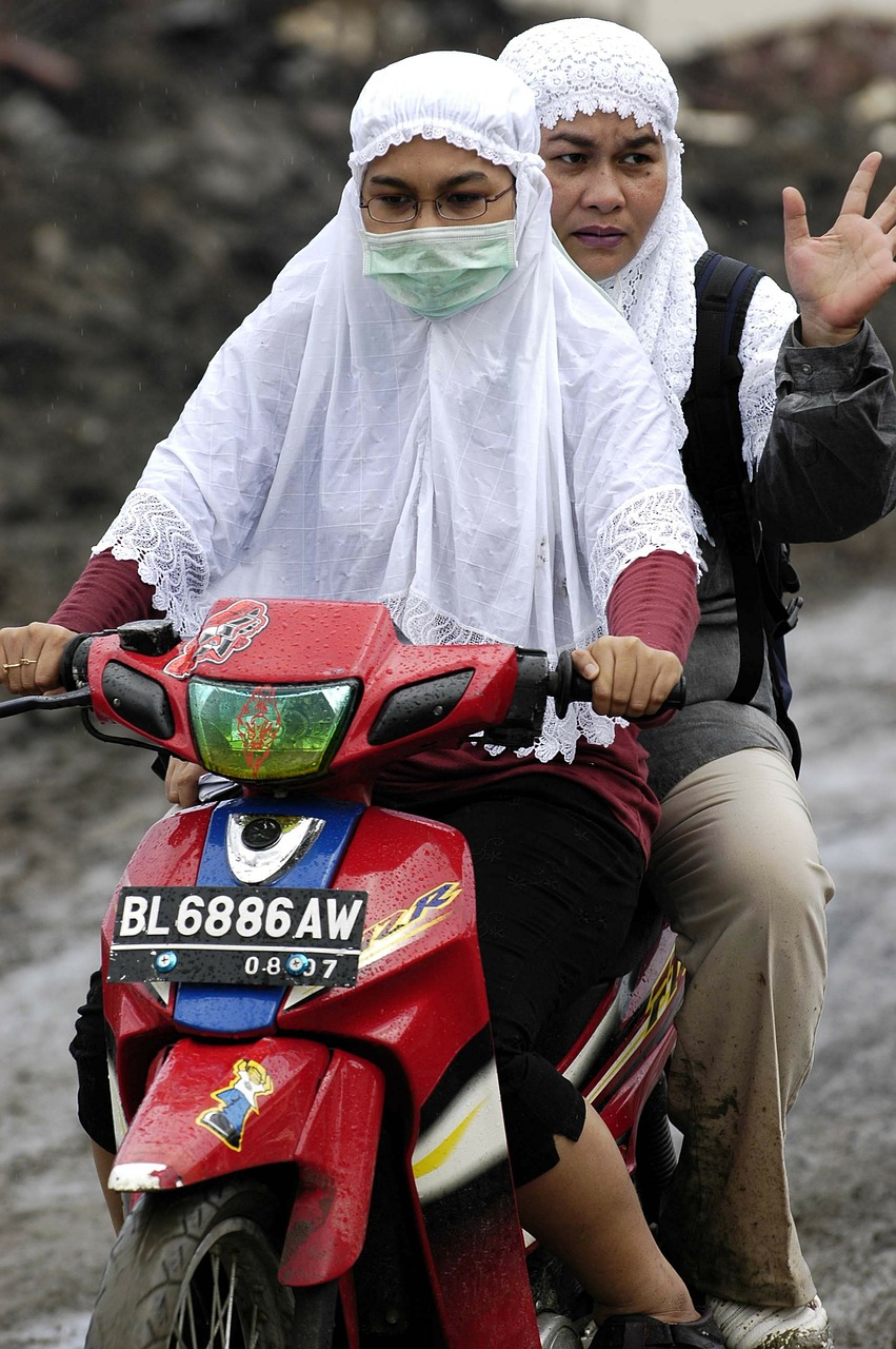 sumatra indonesia women free photo