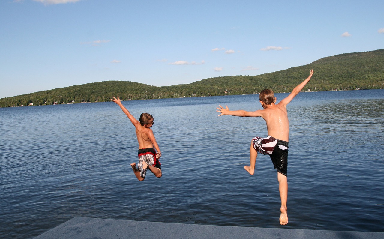 summer lake dock free photo