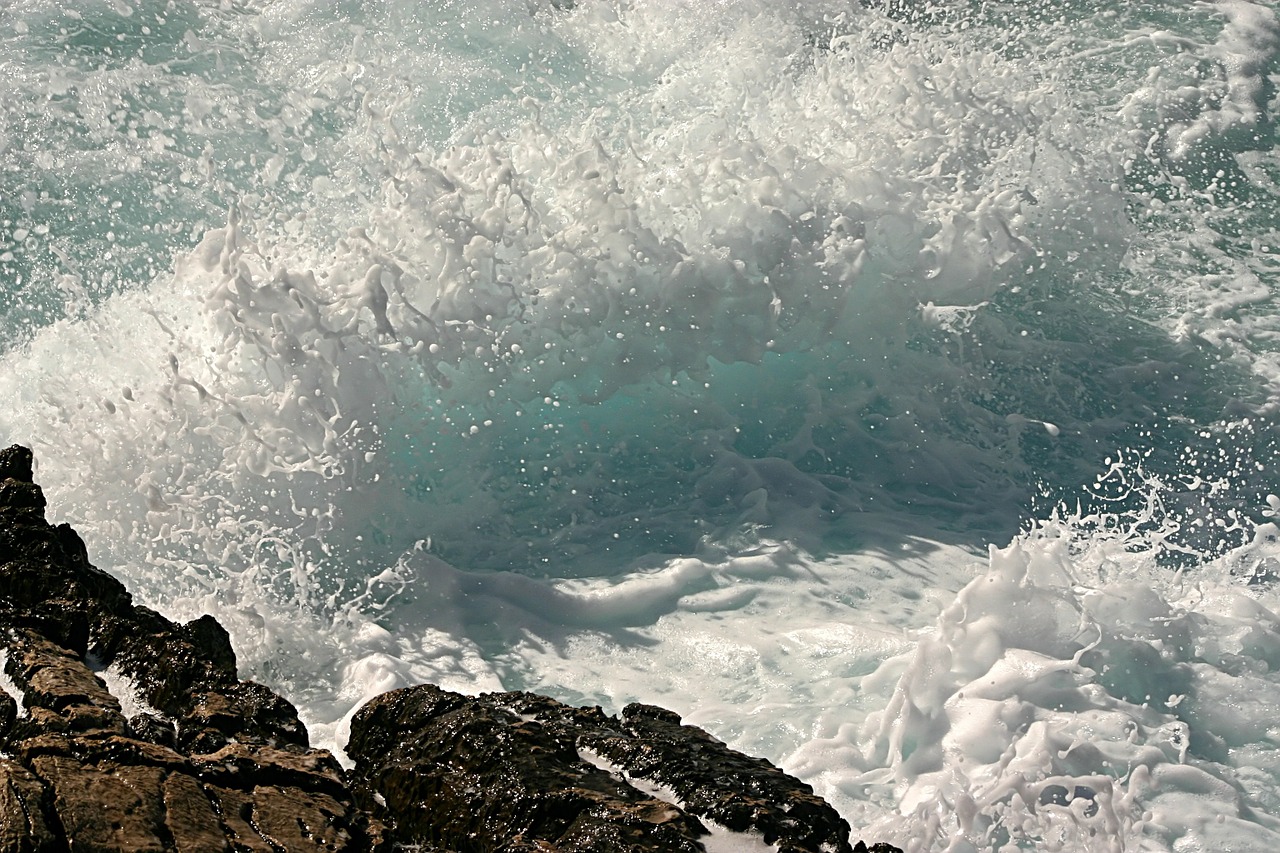 waves water crashing free photo